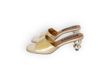 Cargar imagen en el visor de la galería, Genevieve Dorado
